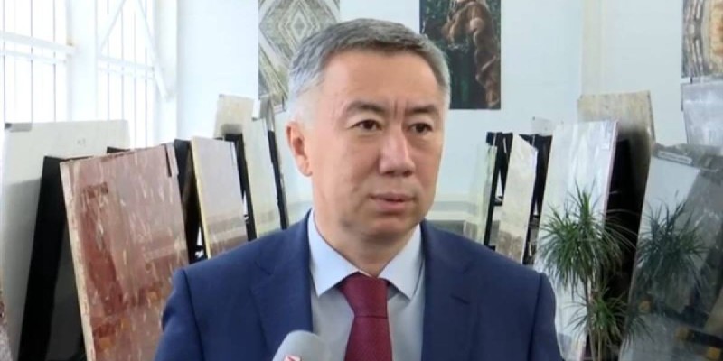 Халықпен дұрыс тіл табыса алмайтын шенеуніктер көбейіп кетті.