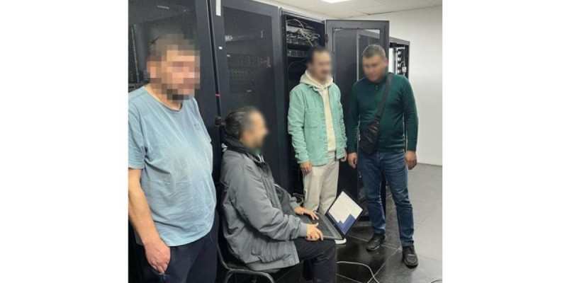 Шетелдік алаяқтарға көмектескен қазақстандық ұсталды.