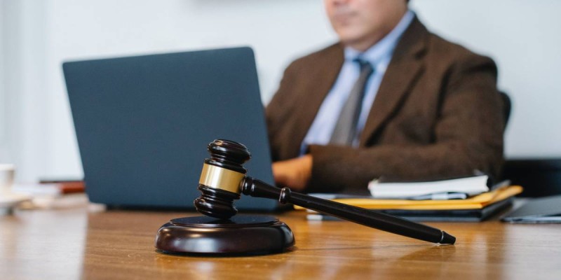 Орал әкіміне сот шешімін орындамағаны үшін айыппұл салынды.