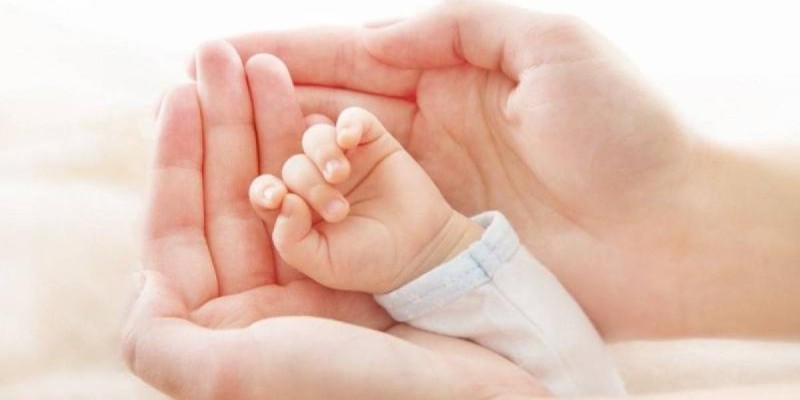 АХАЖ қызметкері жаңа туған нәрестелерді 2 млн теңгеге сатқан.