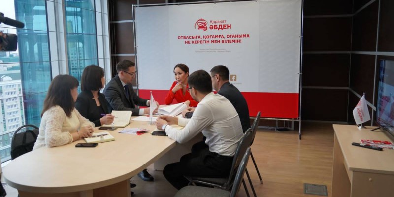 Қарақат Әбден республикалық сайлауалды штаб өкілдерімен кездесті.