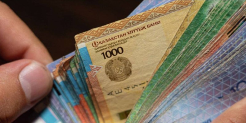 Павлодарда колледж есепшісі басқа адамдардың атынан жалақы алған.
