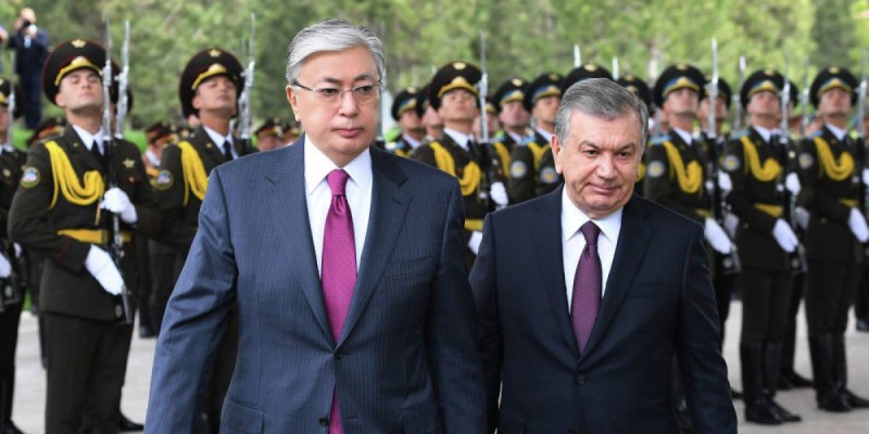 Тоқаев Мирзиёевпен коронавирустың таралуын талқылады.