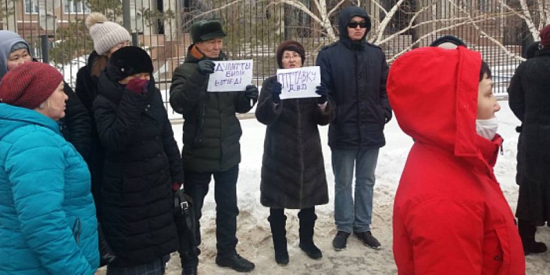Белсенділер Назарбаев, Тоқаев, Мәсімов, Тұрғынбаевтің отставкаға кетуін талап етіп жатыр.