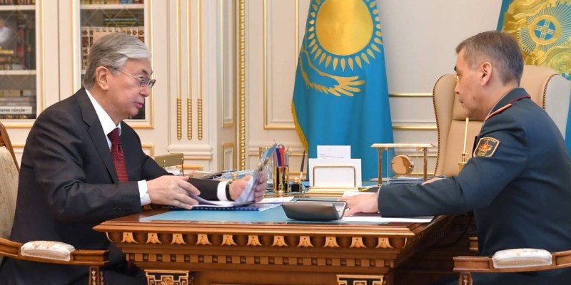 Президент Қорғаныс министрімен Арыста болған төтенше жағдайдың салдарын жою мәселесін талқылады.