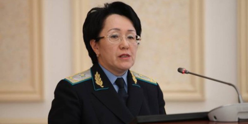 Митингіге балаларымен келетін ата-аналарды жауапкершілікке тарту керек — сенатор.