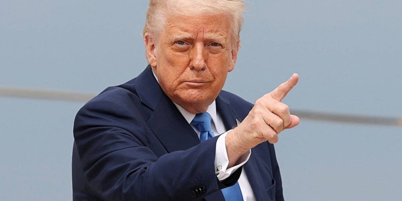 CNN: Трамп Украинаға шабуыл жасалса «Мәскеуді бомбылаймын» деп Путинге қоқан-лоқы көрсеткен