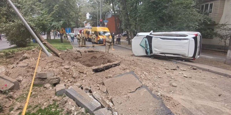 Алматыда жер асты газ құбыры жарылды