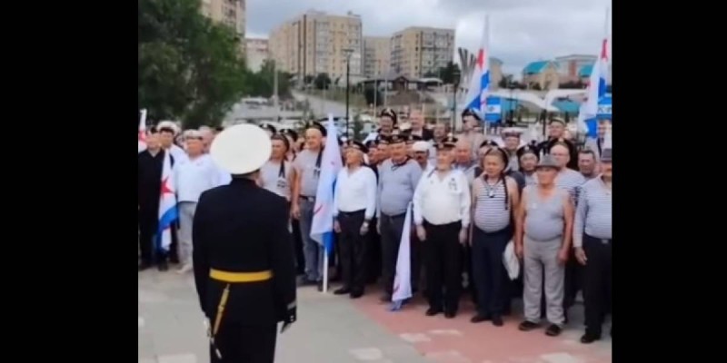 Қостанайда Ресейдің әскери-теңіз күштері күнін атап өткендерге айыппұл салынды (ВИДЕО)