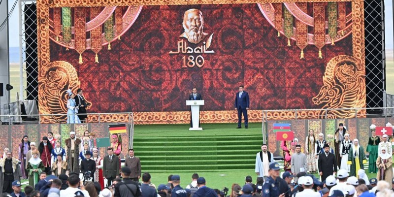 Мемлекет басшысының Абайдың 180 жылдығына арналған құттықтауын Сенат төрағасы оқып берді