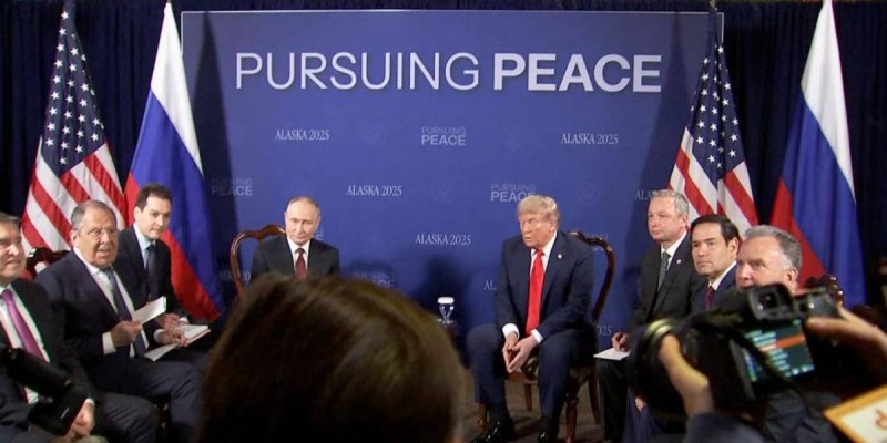 Трамп пен Путиннің кездесуі немен аяқталды?