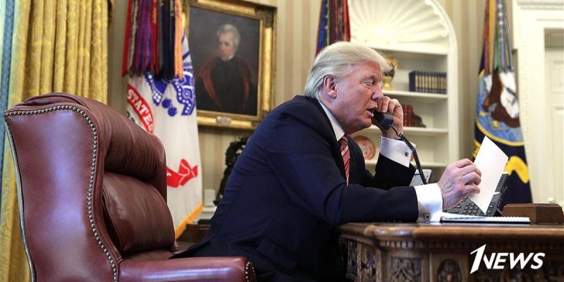 Трамп Аляскадағы саммиттен кейін Зеленскиймен телефон арқылы сөйлесті