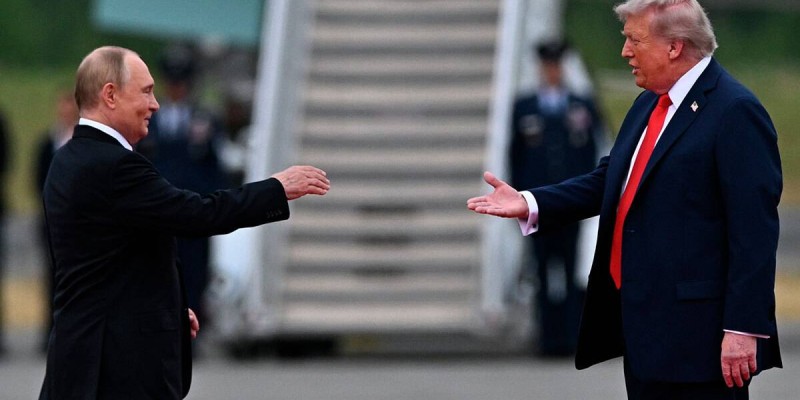 "Next time in Moscow?": Путин ағылшынша сөйлеп, Трампты Мәскеуге шақырды
