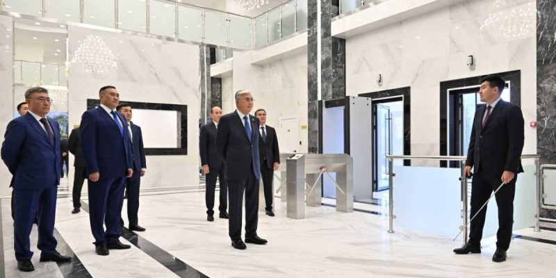 Тоқаев Астанадағы ҰҚК департаментінің жаңа ғимаратына барды