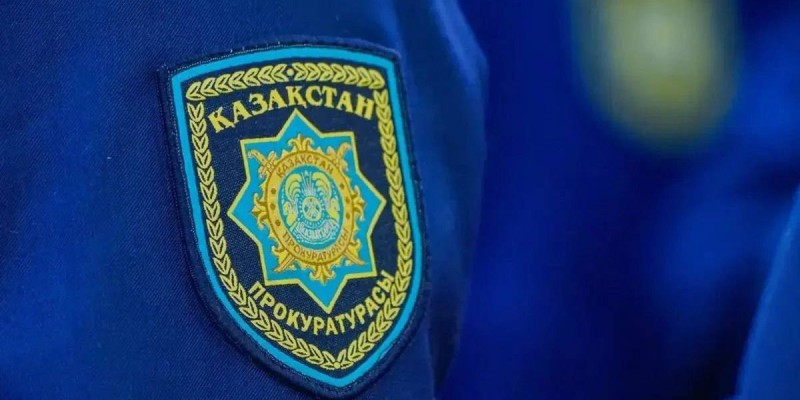 Өскемен прокуроры қарамағындағыларды соққыға жықты деген күдікке ілінді