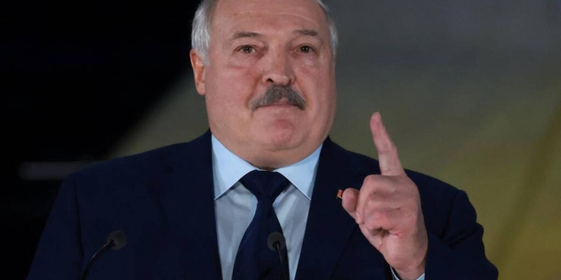 Лукашенко Зеленскиймен кездескісі келетінін мәлімдеді