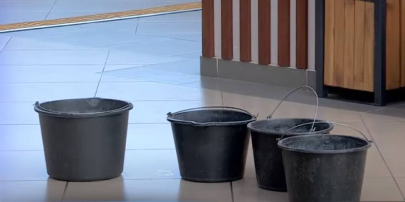 Жөндеуден өткен Шымкенттің вокзалы алғашқы жаңбырға шыдамады