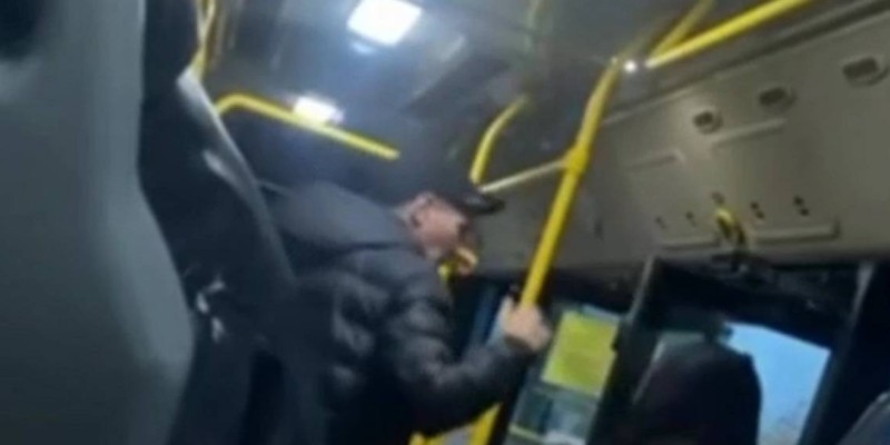Петропавлда мас жолаушы автобуста 12 жастағы оқушы қызды ұрған
