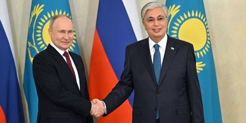 Тоқаев Путиндің туған күнімен құттықтады