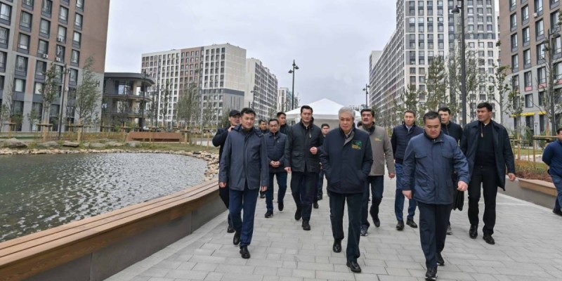Президент Астанадағы Greenline бульварын аралап көрді