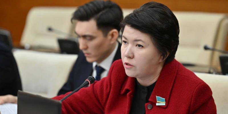 Енді мектепте гинеколог болады: Еліміздің бас педагогы шұғыл хабарды айтты (ВИДЕО)