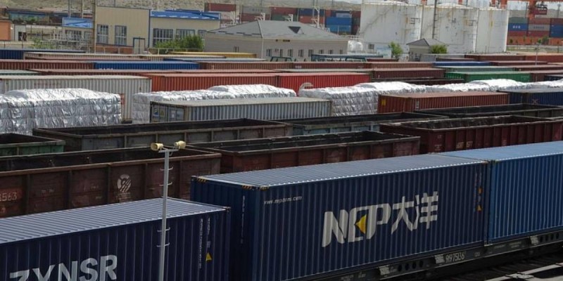 Қазақстан мен Қытай шекарасында 3 мыңдай вагон тұрып қалды