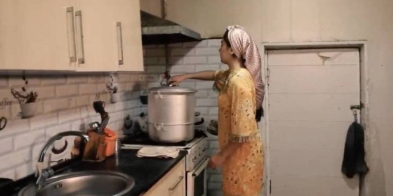 Сұмдық жағдай! Келін енесінің етінен манты жасап, көршілеріне берген