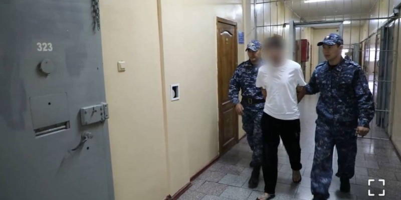 Зейнеткер үйін сатып, ақшасын курьерге тапсырған. Киберполицейлер алаяқты ұстады