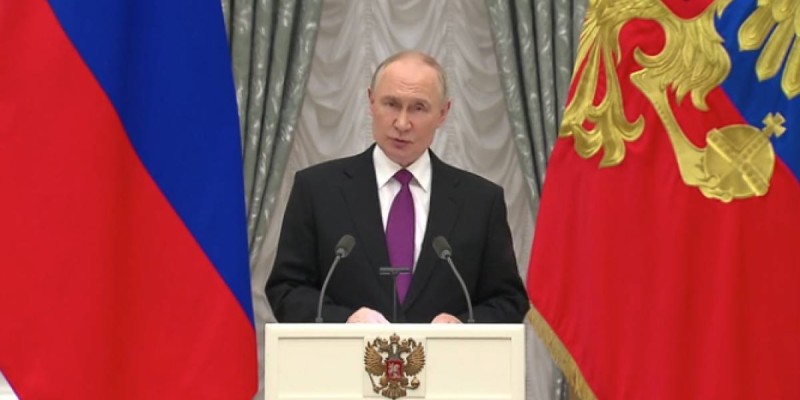 Путин жыл бойы әскерге шақыру туралы заңға қол қойды