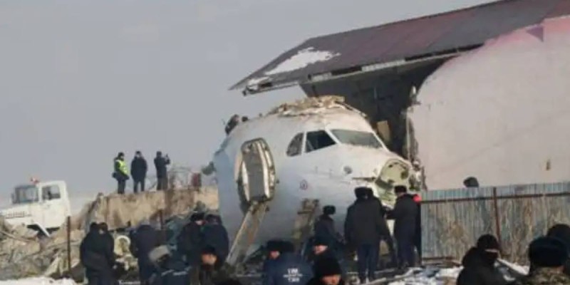 «Кінәні мойындау үшін ақша ұсынды». Bek Air ұшағы апатында қаза тапқан ұшқыштардың жесірлері сотта мәлімдеме жасады