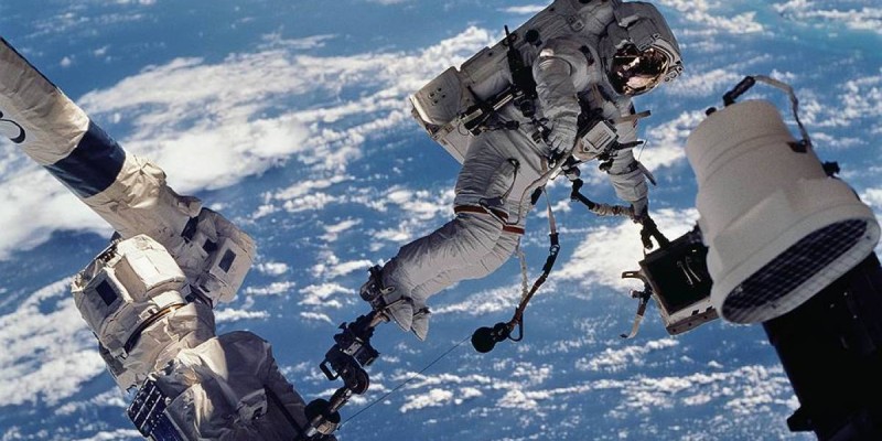 Космосқа ұшып кеткен қытайлық ғарышкерлер енді Жерге қайта алмай отыр