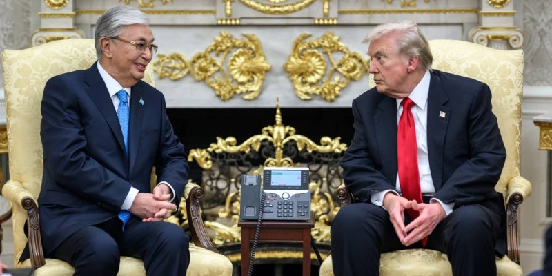 Трамп пен Тоқаевтың кездесуі. Ақ үйден жеткен суреттер (ФОТО)