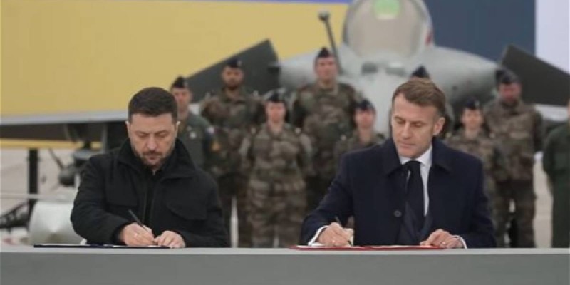 Зеленский мен Макрон тарихи келісімге қол қойды