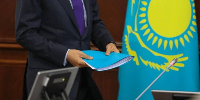 Кімдер зейнетке жақын, ал кімдер 30-ында "орда бұзды"? Шенеуніктер рейтингі жұртты таңғалдырды