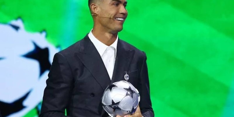 Атақты футболшы Криштиану Роналду үйленбекші