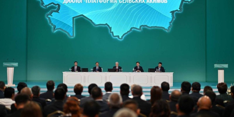 Президент ауыл әкімдерін  Астанаға жинап, оларға “әкім кім” екенін еске салды