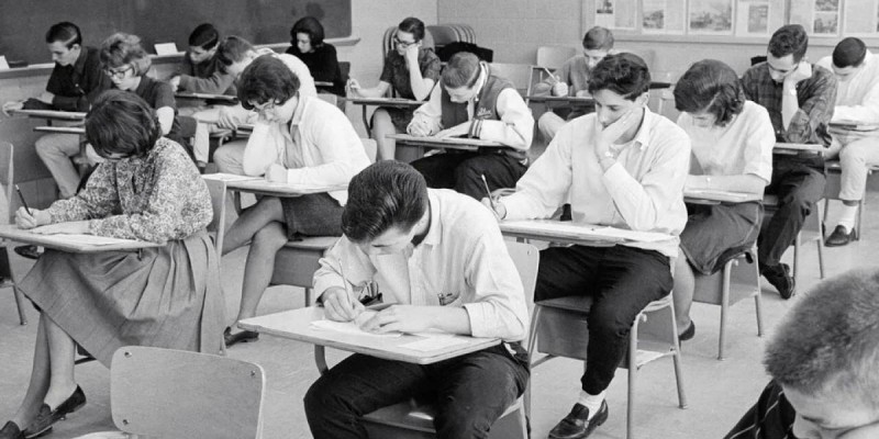 Бай елдер – технологияны шектеуде, кедей елдер – цифрландыруға асық. Неге?