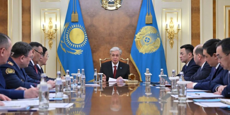 Әскердегі сарбаздардың қаза болуы мен жарақаттануы: президент күш құрылымдарының басшыларына тапсырма берді