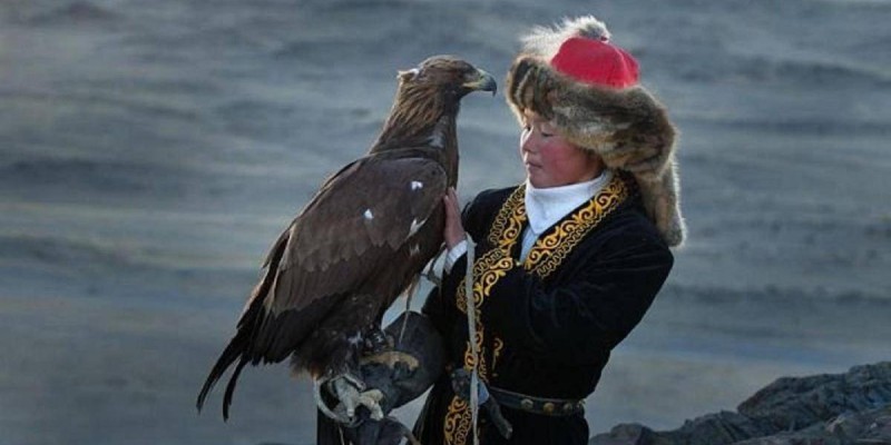 Сүйінші, ағайын! Әлемге әйгілі бүркітші қыз Айшолпан тұрмысқа шықты (ФОТО)