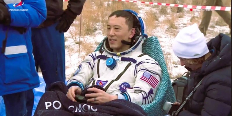 8 ай бұрын космосқа ұшқан 3 ғарышкер бүгін Жезқазған маңына қонды (ФОТО)