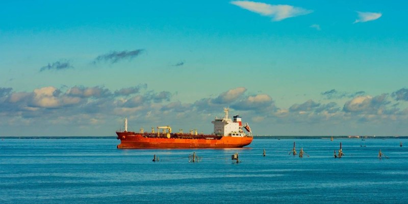 АҚШ Венесуэла жағалауында мұнай танкерін басып алды