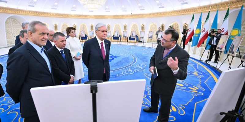 Масуд Пезешкиан қазақ тарихына қатысты бірқатар көне қолжазбаның көшірмесін әкелді