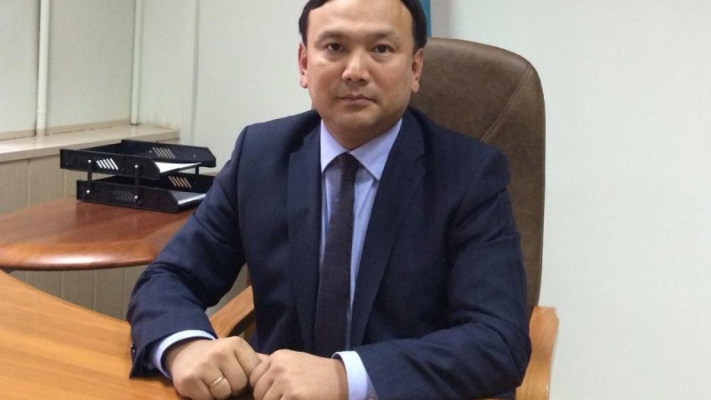 Сайлауда жеңіске жеткен Стамбеков лас ойынды тоқтатып, жеңілісті мойындауға шақырды.