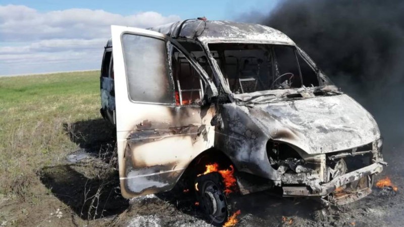 Солтүстік Қазақстанда 11 бала отырған автобус жанып кетті (видео).