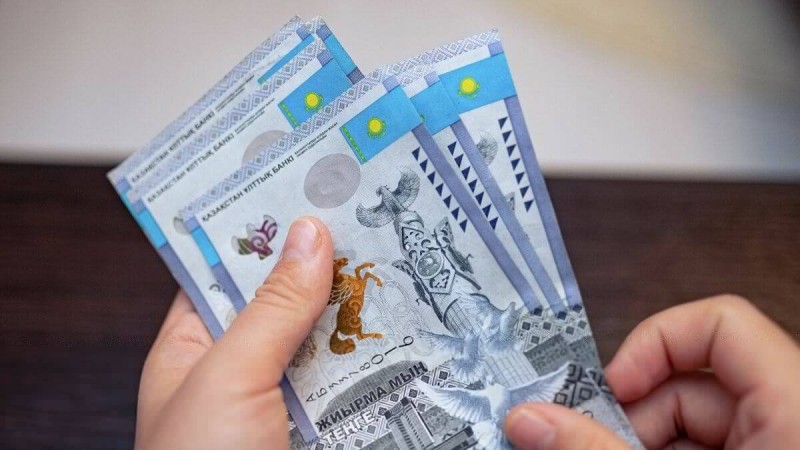 10 млн теңге. ҚТЖ 6 жыл бұрын өлген адамға сыйақы аударып келген.