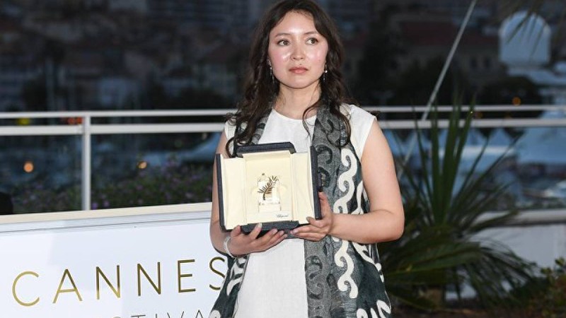 Самал Есләмоваға үш бөлмелі үй берілді.