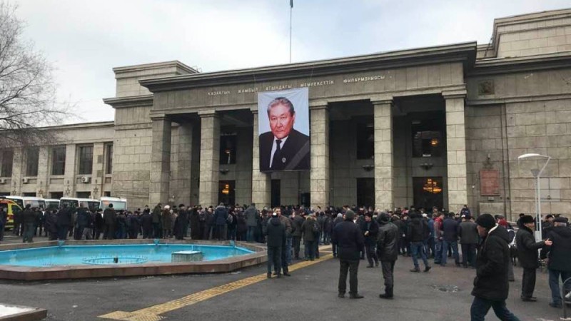 «Мемлекет қайраткерлерімен қоштасудың мәдениеті қажет».