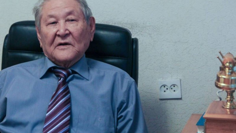 Серікболсын Әбділдин дүниеден озды.