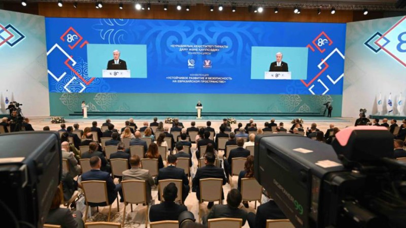 Президент Тоқаев мәслихаттар мен референдумның маңыздылығын атап өтті: Жаңа кезеңнің басталуы.