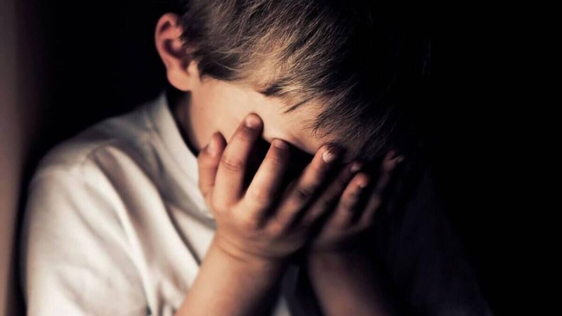 Алматыда 7 жасар баланы зорлаған күдікті әлі табылған жоқ.